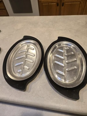 4 Vintage Nordic Ware Steak Sizzler Fajita Plates & Platter Holders No 310 - Image 1 of 4