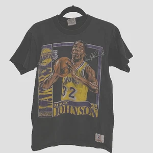 Vintage Nutmeg Mills NBA Los Angeles Lakers Magic Johnson T-Shirt Size Medium - Picture 1 of 3