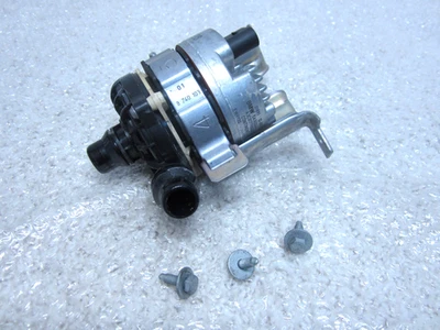 BMW X3 G01 / X4 G02 OE COMPEDITION AUXILIARY WATER COOLANT PUMP 5A30244-01 #1H-9 - Image 1 of 3