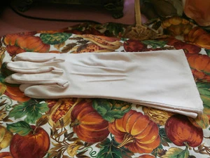 Guanti donna vintage bianco rosato lunghezza 11" - Foto 1 di 6