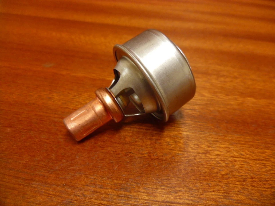 RENAULT 5 GT TURBO NEW THERMOSTAT FOR RADIATOR HOSE LOW TEMPERATURE 75 DEGREES C - Image 1 of 1