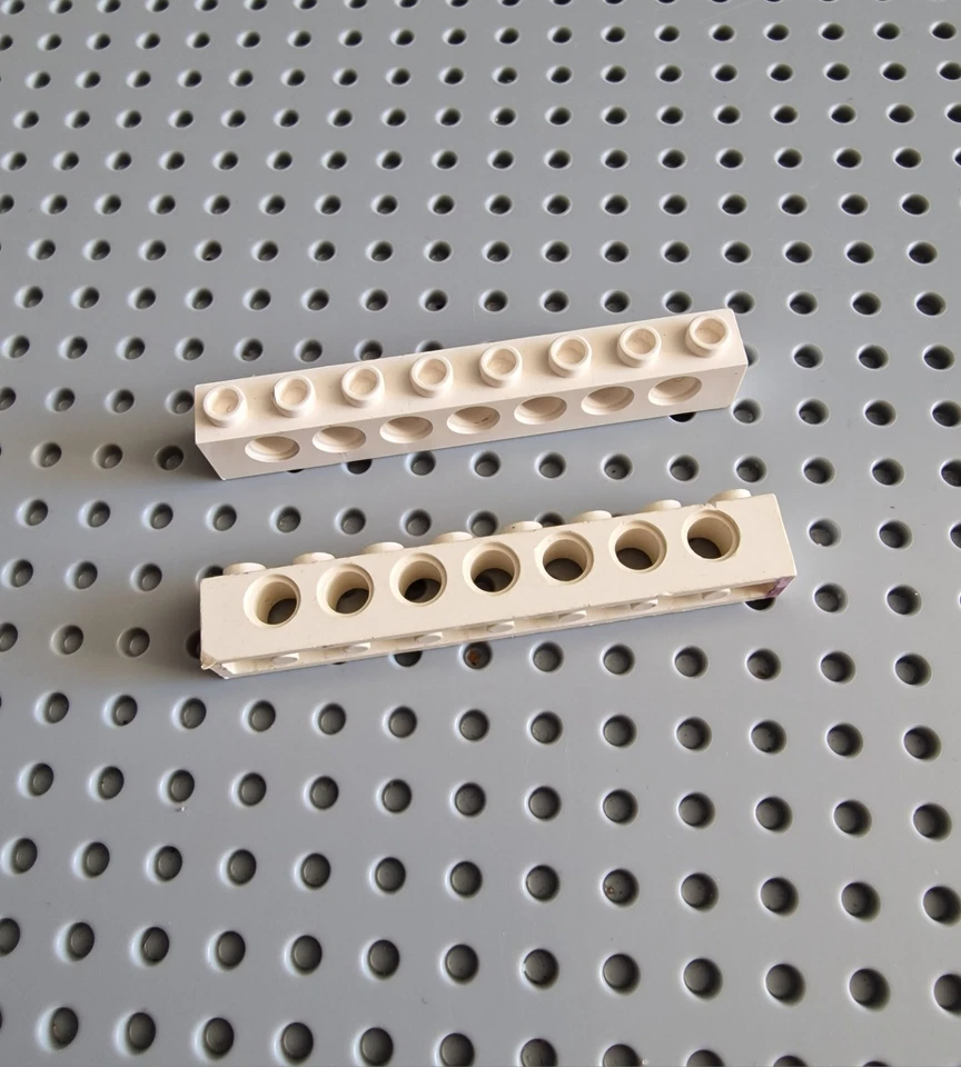 LEGO Technik Lochbalken Lochstein 2 Stück 1x8 Weiß White Technic Brick 3702 A071 - Bild 1 von 1