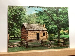 Abraham Lincoln’s Boyhood Home: Hodgenville, KY - Vintage Postcard - Picture 1 of 3