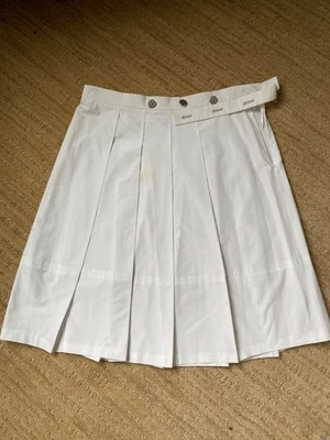 Gunex  Pleated White Skirt Sz 8 Cotton Blend  Side Zipper &Silver button detail - Image 1 of 4