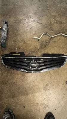 2010 to 2012 Nissan Sentra Front Upper Grill Grille OEM R2323 DG - Image 1 of 3
