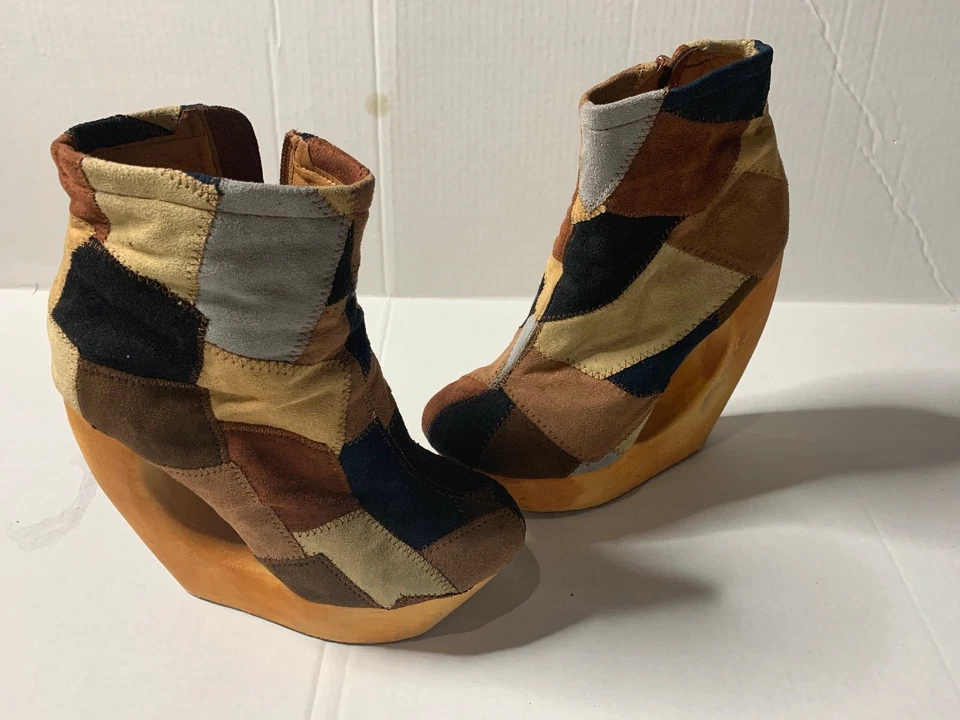 De segunda mano - Bota de madera curva Jeffrey Campbell para mujer (talla 8M) Foto 1 de 4