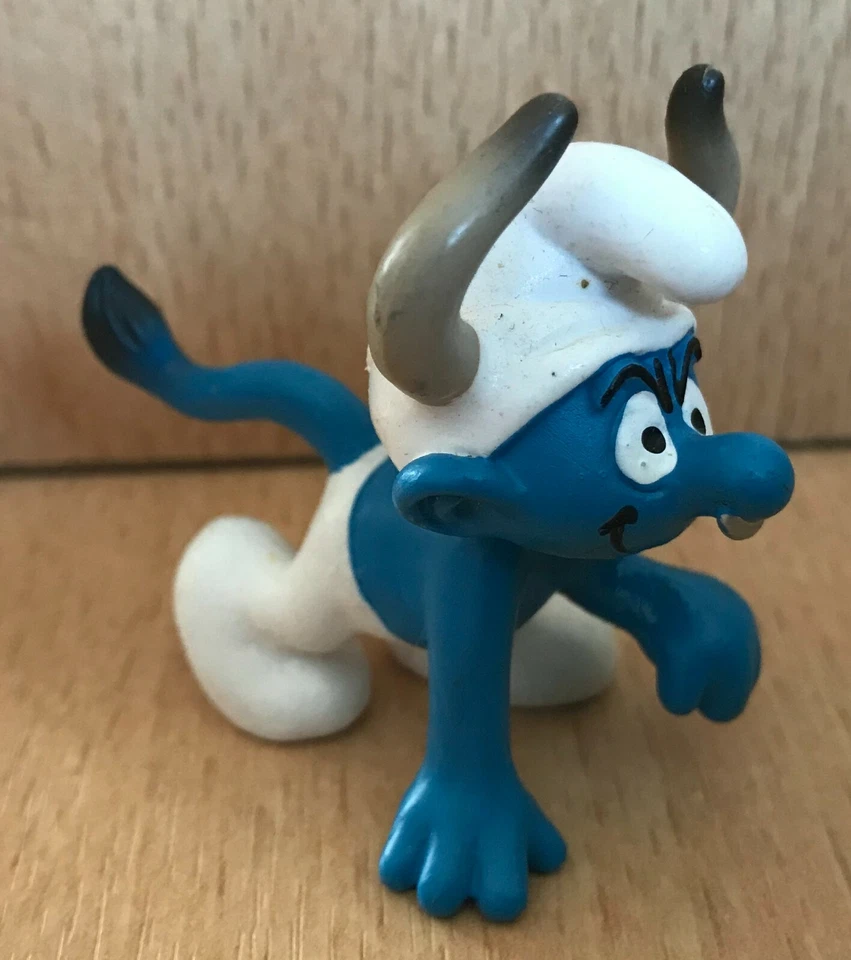 MAC DONALD'S FIGURINE SCHTROUMPF SMURF schleich 20721 SIGNE DU ZODIAQUE LE TAUREAU TORO