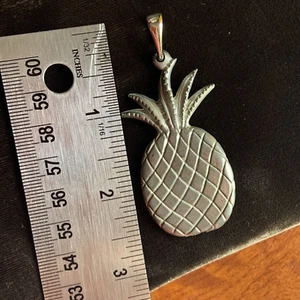 Vintage silver tone Pewter Pineapple Pendant Pina Tropical Vacation Style - Picture 1 of 7