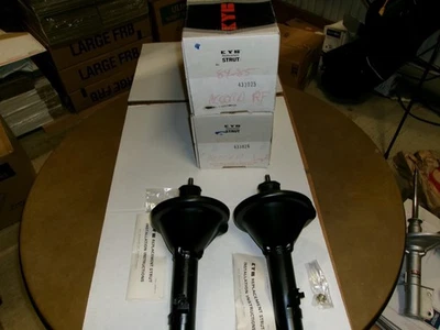 KYB 233025, 233026 PUNTALES DELANTEROS SE ADAPTA A: 1984, 1985 HONDA ACUERDO ~ PUNTALES DIESTRO + DIESTRO Foto 1 de 4