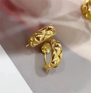 Pure 18K Au750 Yellow Gold Women Lucky Rhombus Earrings Hoop - Picture 1 of 4