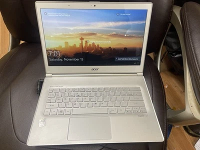 Acer Aspire S7 13.3 pulgadas PANTALLA TÁCTIL 256GB. Ultrabook Core i5 8 GB Ram, súper rápido Foto 1 de 4