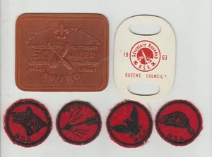 Boy Scouts of America 50 Miler Award 1963 Queens Council y 4 parches rojos y negros - Imagen 1 de 1