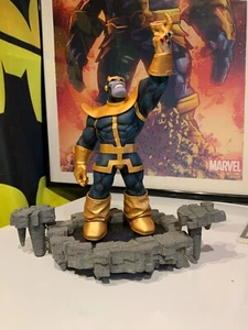 Thanos Infinity Gauntlet Statue - Picture 1 of 8