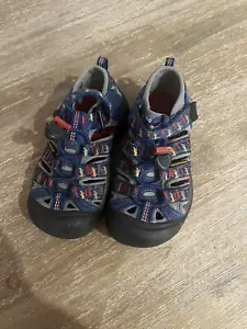 Sandalias Keen Niños Talla 11 Azul Marino Impermeables Estampado Lagarto - Imagen 1 de 4