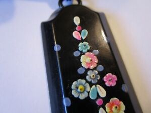 Applied Flowers Plastic Pendant Plastic & Glass Beaded Necklace Tube Box Clasp