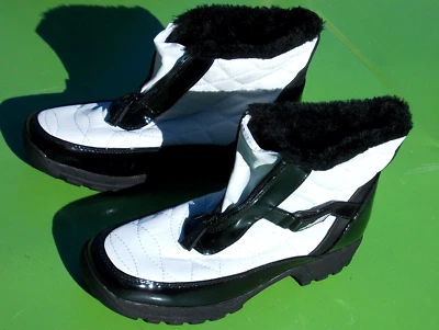 SPORTO QUINN BOOTIE BLACK & CHAMPAGNE SILVER SZ 9 QUILTED WATERPROOF ALL SEASONS - Image 1 of 4