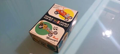 AUTO-Marca Revell-Modellino sanitary "T" bucket-Revell Mooneyes DRAGSTER (DOUBLE - Immagine 1 di 4