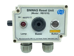 Unidad de restablecimiento SRC RB1010 BNWAS S/N RB02P0115 zumbador marítimo y lámpara - Imagen 1 de 11