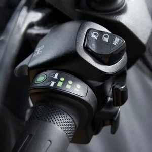YAMAHA X MAX 300 XMAX 300 X-MAX 125 MANOPOLE RISCALDATE ORIGINALI 2023 WARM GRIP - Foto 1 di 2