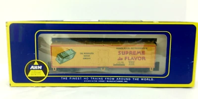 AHM HO Scale Private Owner Reefer M.B. Co. 5296G  - Image 1 of 4