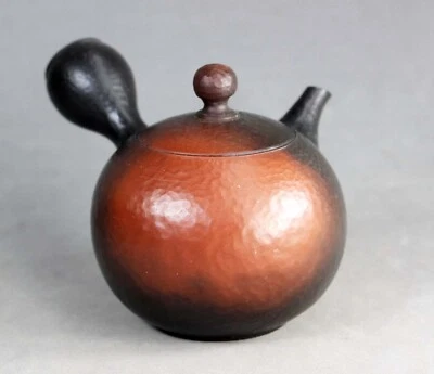 Tokoname Hand-made Yohen Tataki Teapot by Yoshiki, #yoshiki 102, D82*H87m, 210ml - Image 1 of 4