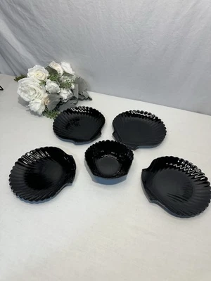 Set of 4 Vintage Arcoroc France Coquillage Black Glass Sea Shell Plates & 1 Bowl - Image 1 of 4