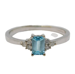 9ct White Gold, Aquamarine & Diamond Engagement Ring Vintage c1990 - Picture 1 of 6