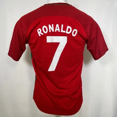 Camiseta masculina de futebol vermelha Cristiano Ronaldo #7 seleção de Portugal MÉDIA - Imagem 1 de 4