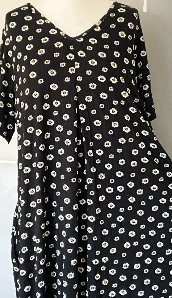 Limited Collection Stretchy Viscose Dress with Daisies on Black  Size UK 20 - Image 1 of 4