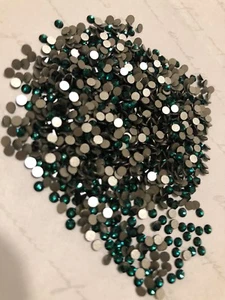 Swarovsky xilion o redondo verde esmeralda ss 9 decoracion para uñas 140 pz - Picture 1 of 3