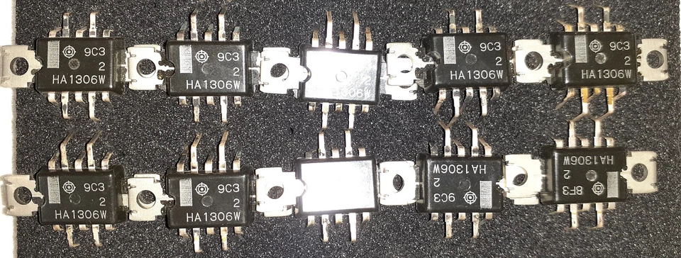 Hitachi HA1306W Amplifier Chip. NOS. - Image 1 of 1