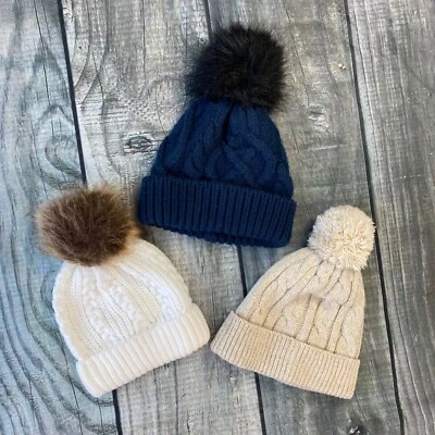 Lote de 3 Sombreros de Invierno para Niños Pequeños 24 Meses 2T 3T M Gorro Pom Pom Blanco Azul Marino Antiguo Foto 1 de 4