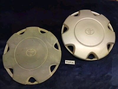 Two 1991 1992 1993 1994 Toyota Tercel hubcaps - See Details Foto 1 de 4