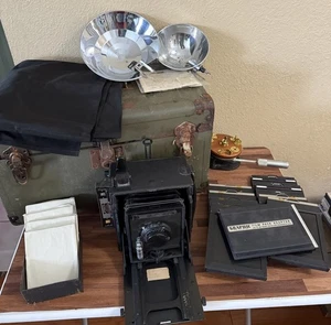 Antica macchina fotografica grafica Folmer Graflex con supporto pellicola kit treppiede in legno - Foto 1 di 23