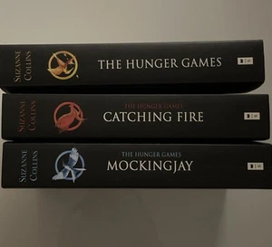 The Hunger Games Trilogy Suzanne Collins Complete Series 3x Book Set Fantasy - Picture 1 of 8