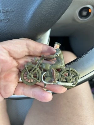 DE COLECCIÓN BRITAINS PLOMO WW1 SOLDADO MOTO DESPACHO PILOTO CON PINTURA ORIGINAL Foto 1 de 4