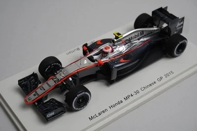 1:43 Spark S4614 McLaren Honda MP4-30 Chinese GP 2015 #22 model car - Image 1 of 4
