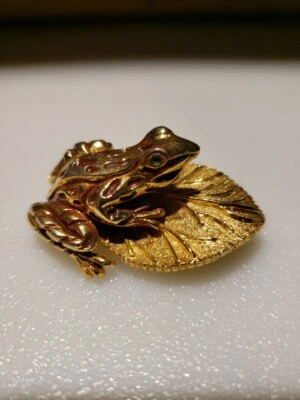 Broche/Pin Vintage Años 50 FLORENZA FIRMADO RANA EN LILYPAD-Tono Dorado-Sapo-Hoja Foto 1 de 3
