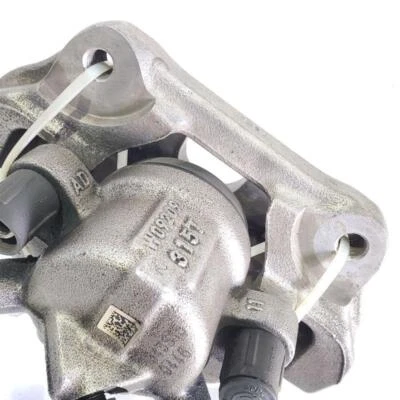 Pinza de freno delantera derecha OEM BMW 328i GT 2016 Foto 1 de 4