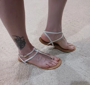 Victoria's Secret white, strappy, leather sandals size 8.5 B - Picture 1 of 10