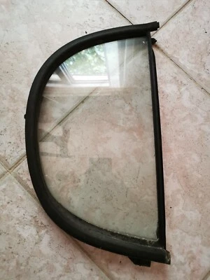 Vidrio de ventana de ventilación trasera lado derecho pasajero usado OEM para Toyota Echo 2000-2005 Foto 1 de 4