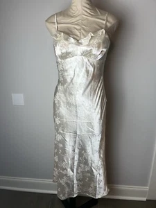 Vestido sin Mangas Beige Botánica Midi Pequeño Marfil Floral Jacquard Volantes Busto Espalda Baja  - Imagen 1 de 12