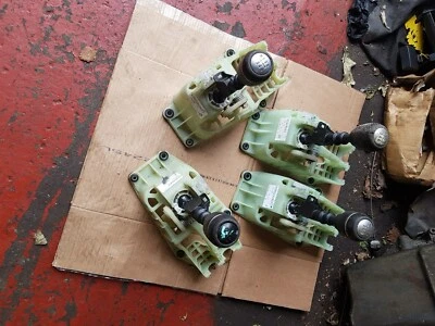 MECANISMO DE PALANCA DE CAMBIOS ALFA BRERA/159/SPORTWAGON/SPIDER 2.4 JTDM P/N 55349693 05- Foto 1 de 4