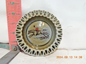 WADE COARMAGH IRISH PORCELAIN ASHTRAY - FOX HUNTING SCENE ON FACE - Picture 1 of 2