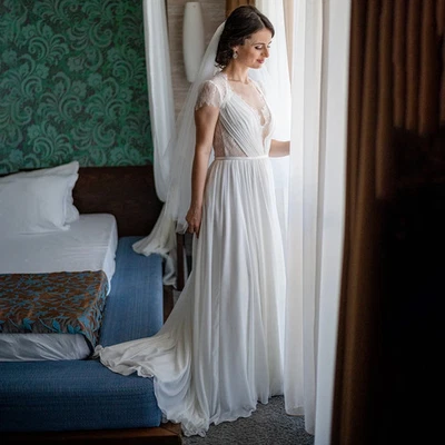 Boho A-Line Wedding Dresses V-Neck Cap Sleeves Lace Appliques Beach Bridal Gowns - Image 1 of 4