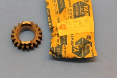 NOS YAMAHA HT1 HT1B JT1 HT1BM JT1L KICK PINION GEAR 19T PART# 164-15631-01-00 - Image 1 of 4