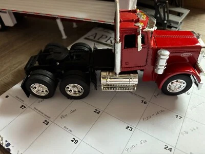 1/32 NEW RAY USED PETERBILT 379 DAY CAB SEMI TRACTOR, NO PACKAGING #  B 189 - Image 1 of 4