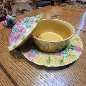 VTG Signed / Numbered Sarreguemines French Majolica Berry Covered Preserves Dish - Picture 1 of 9