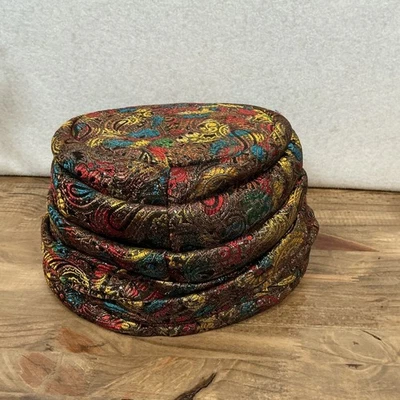 Sombrero Turbante Paisley Vintage Años 60 70 Plisado Envoltura de Cabeza Hecho en Unión EE. UU. Milbrae Exc Foto 1 de 4