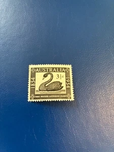 Vintage 1954 Australian Black Swan Stamp MNH - Bild 1 von 2